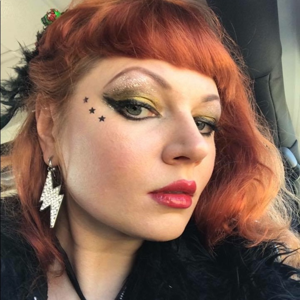 Meet your Posher, Nina